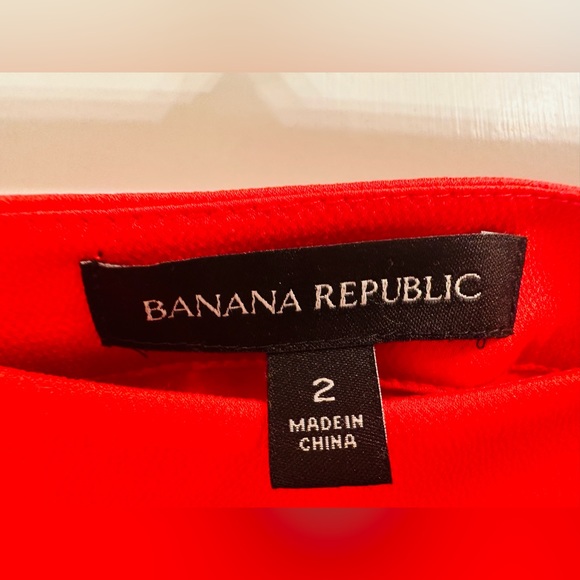 Banana Republic Red Pleated Skirt - Picture 2 of 5